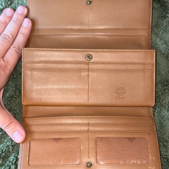 MCM Trifold Visetos Wallet w/ COA Card - Picture 5 of 11